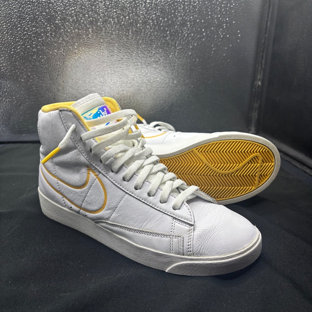 *LAST CHANCE* EVERYTHING MUST GO Nike Blazer Mid ’77 “White / Topaz Gold”